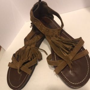 Minnetonka Woman’s Sandals Size 61/2 Brown Suede